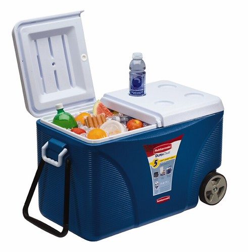 Ice chest cooler box with drinks and food